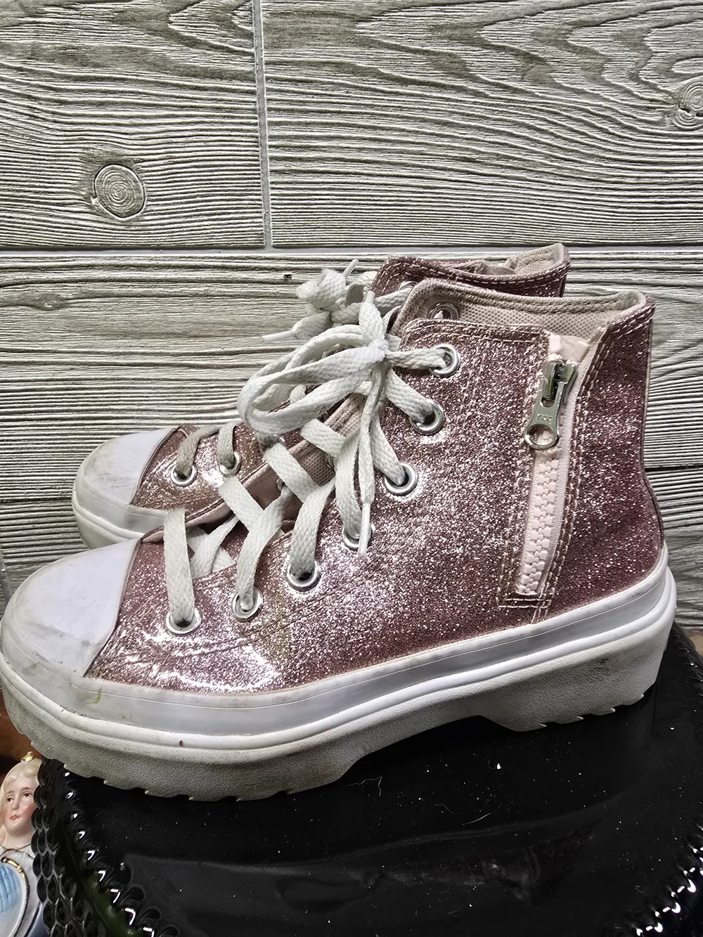 Converse glittery pink